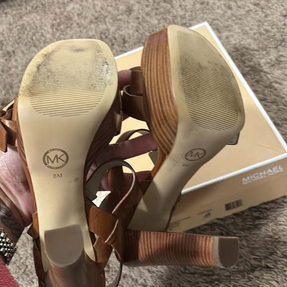 Perfect heels for any outfit - Picture 4 of 6